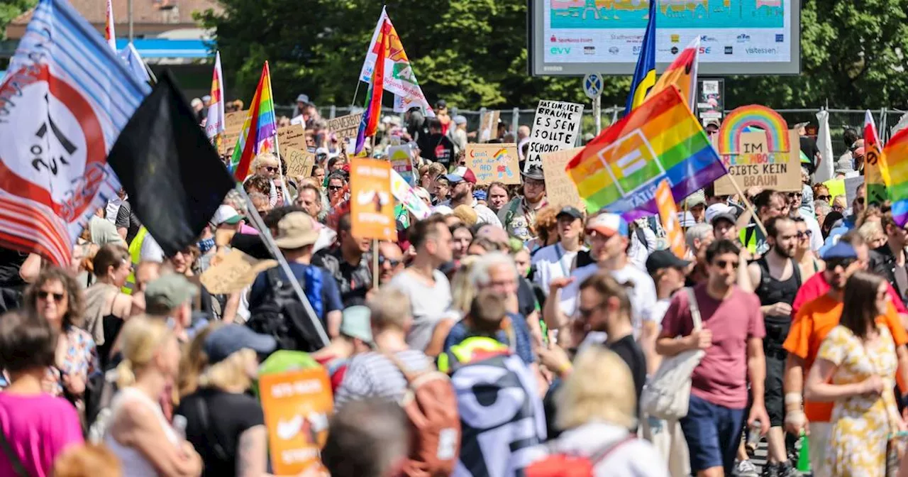 Blockaden und bunte Demo: Essen protestiert gegen die AfD