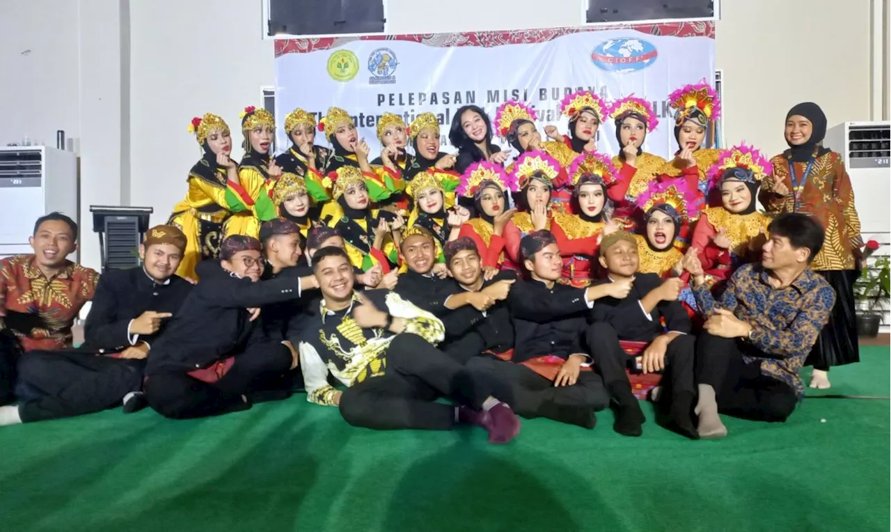 CIOFF Indonesia Gandeng SMA Labschool Cirendeu Perkenalkan Budaya Indonesia ke Festival di Polandia