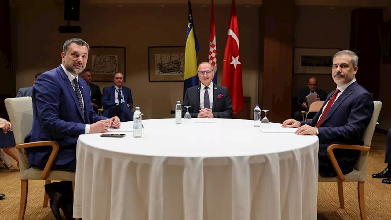 Turkish FM meets with Albanian, Bosnian, Croatian counterparts