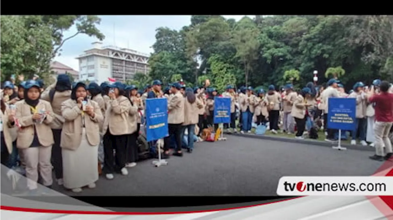 Pecahkan Rekor Muri, UGM Libatkan 11.150 Mahasiswa dalam Gerakan Minum Susu Massal