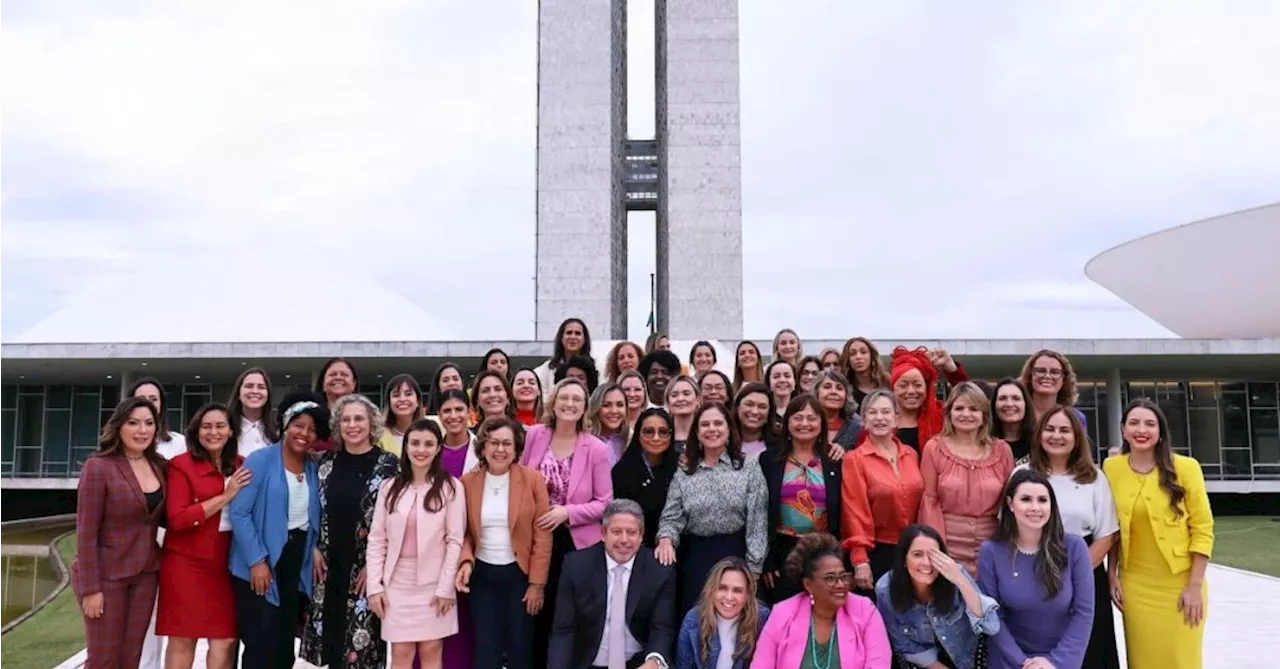 Em busca de espaço, mulheres parlamentares do G20 se reúnem pela 1ª vez