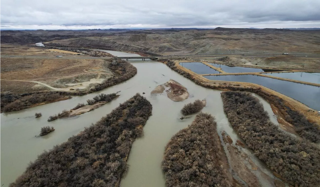 Utah man dies under raft amid rapid in Colorado's Lodore Canyon