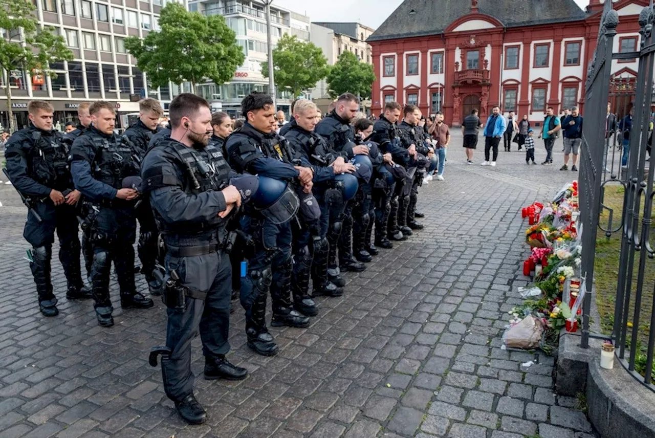 Mannheim: Polizist stirbt nach Messerangriff auf Marktplatz