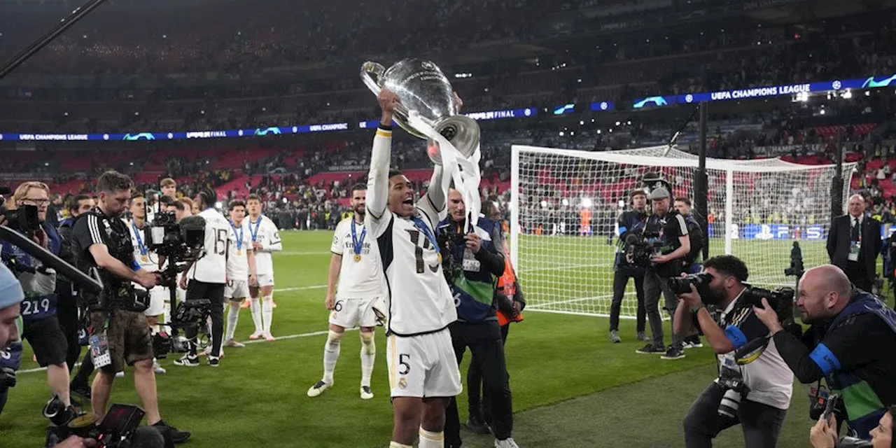 Jude Bellingham Angkat Trofi UCL di Musim Debutnya di Madrid, Vinicius: Legenda Baru!