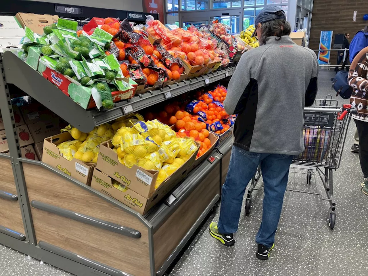 ALDI opens new store in La Grange Park to a long line of waiting customers