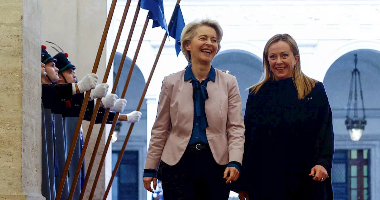 Le “caméléon” von der Leyen flirte avec l’extrême droite