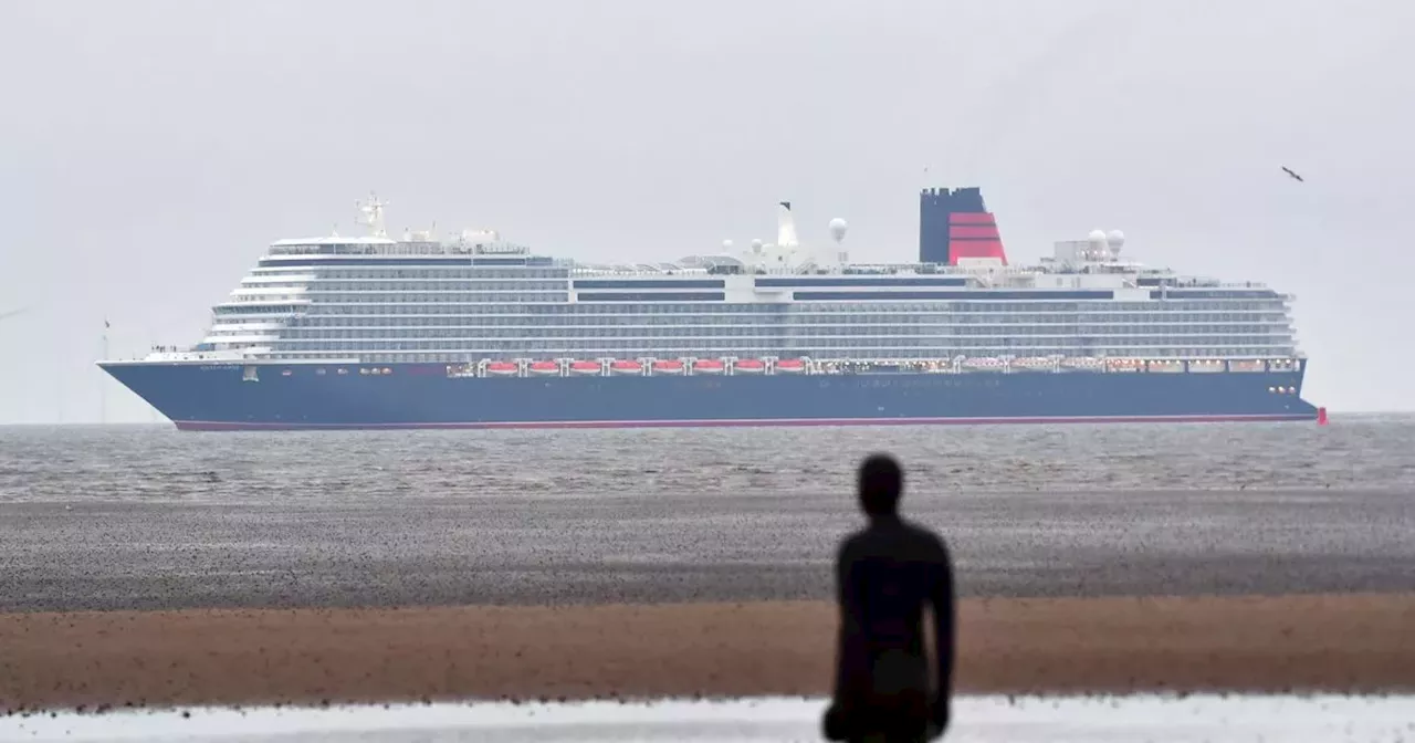 First pictures of Queen Anne as crowds gather to see her arriving