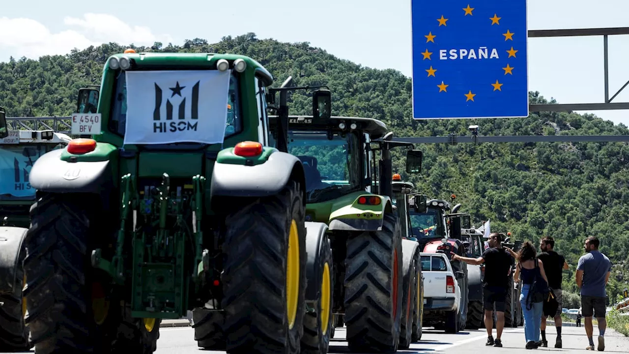 Las protestas de agricultores obstruyen los principales puntos de conexión entre Francia y España