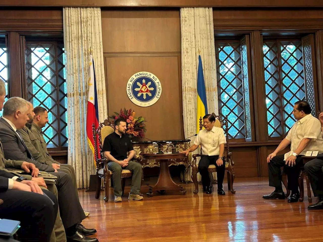 Zelenskyy arrives in the Philippines, meets with Marcos