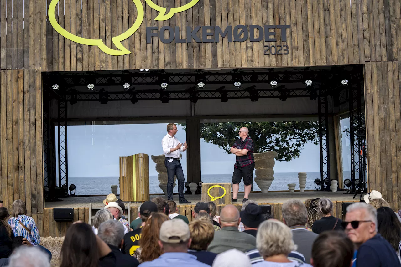 Folkemødet trækker i land om demonstranter på scenen