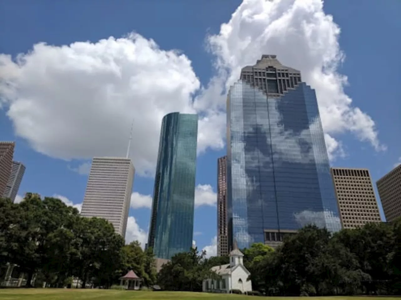 YA NASTY!🤢 New report reveals Houston is the #1 dirtiest city in America