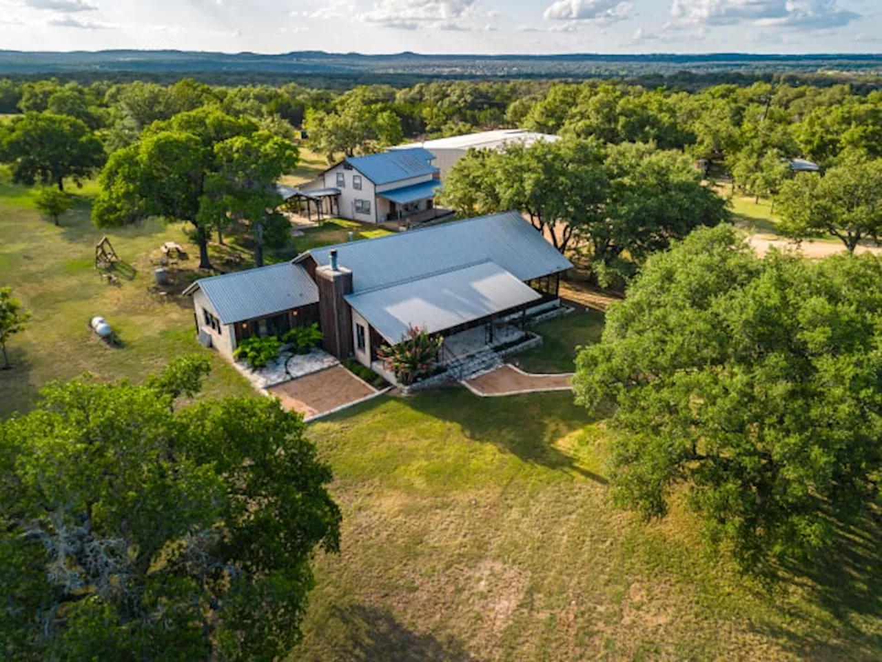 Stunning remodeled winery and tasting room along renowned Texas Wine Trail selling for $3.75 million