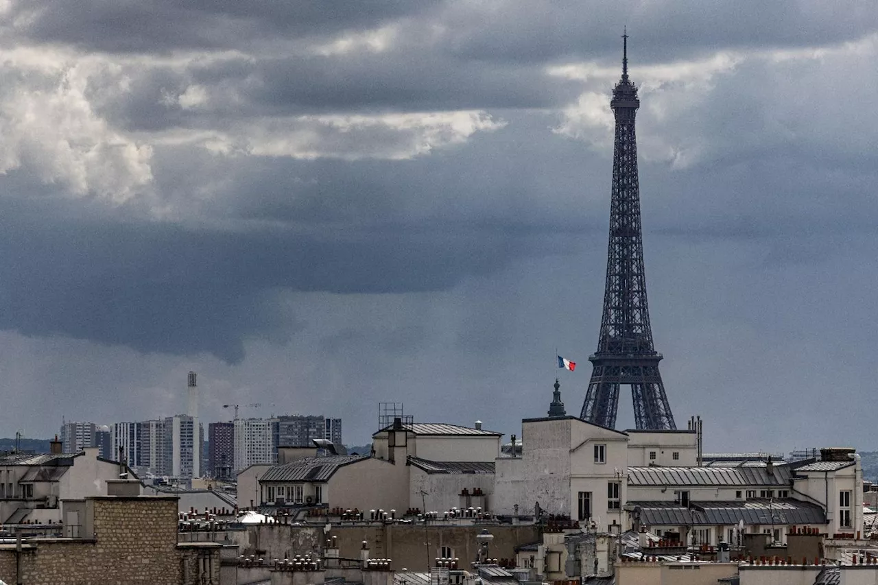 Cercueils à la Tour Eiffel: un des interpellés en lien avec l'affaire des «mains rouges»