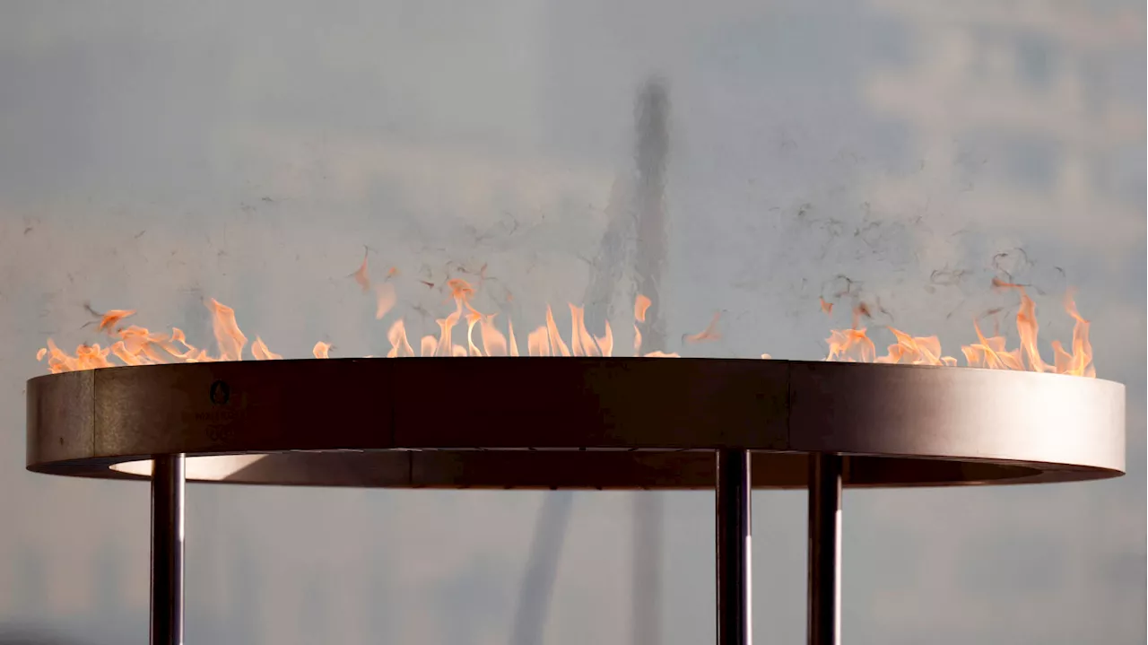 JO de Paris 2024 : Dany Boon portera la flamme olympique et allumera le chaudron à Lille