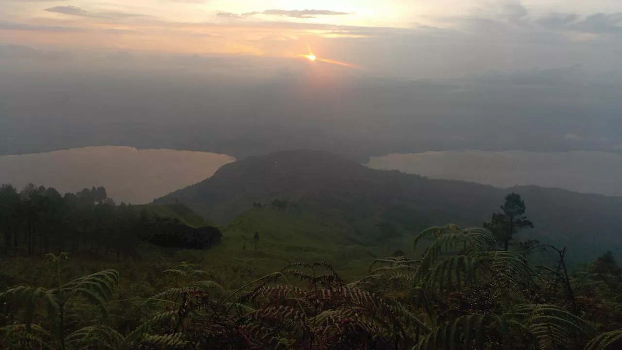 6 Fakta Menarik Gunung Pusuk Buhit yang Terkenal dengan Mitos Si Raja Batak