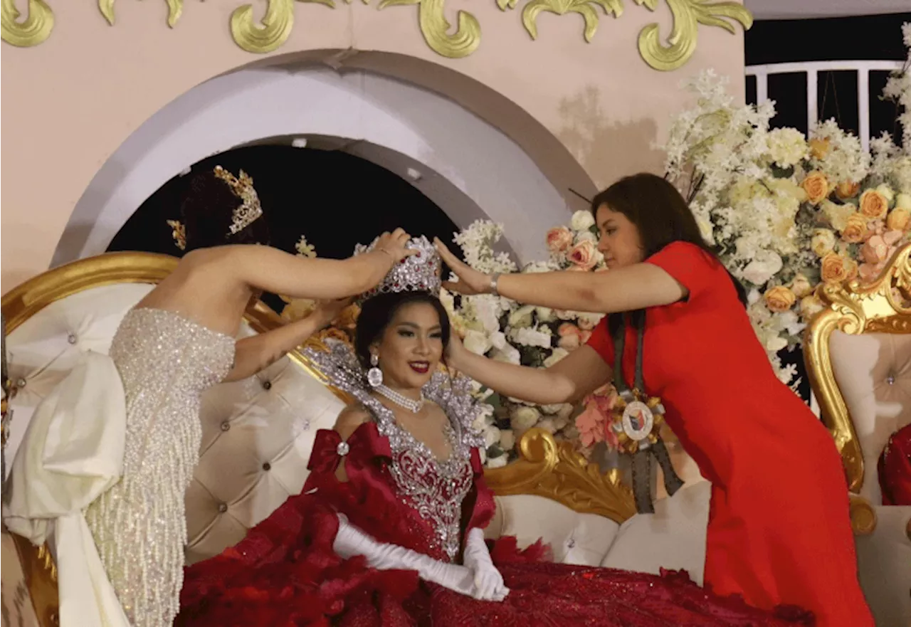 Rep. Camille Villar crowns Fiesta Queen 2024 in Iloilo