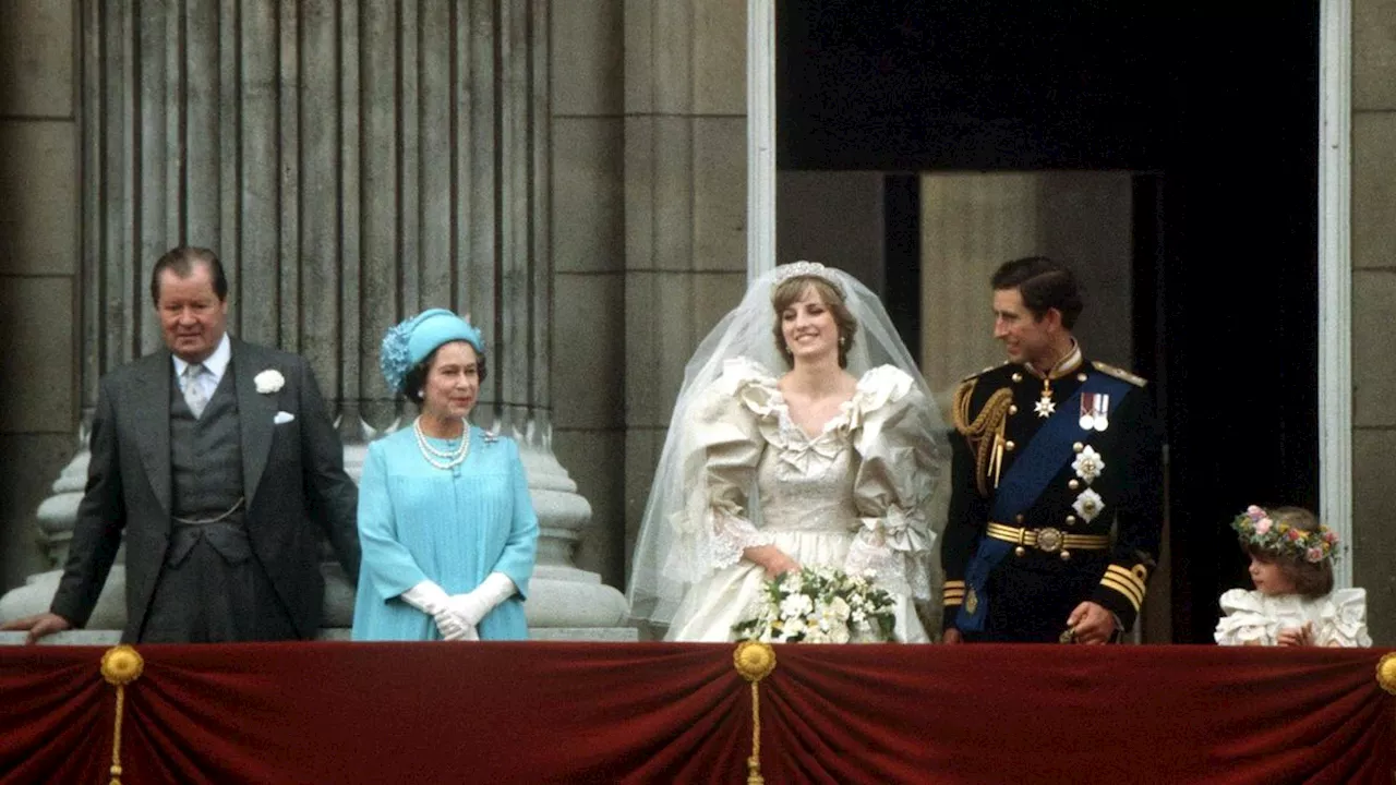 Lip Readers Decode the Advice Queen Elizabeth Gave Princess Diana on the Buckingham Palace Balcony the Day Diana Married Prince Charles