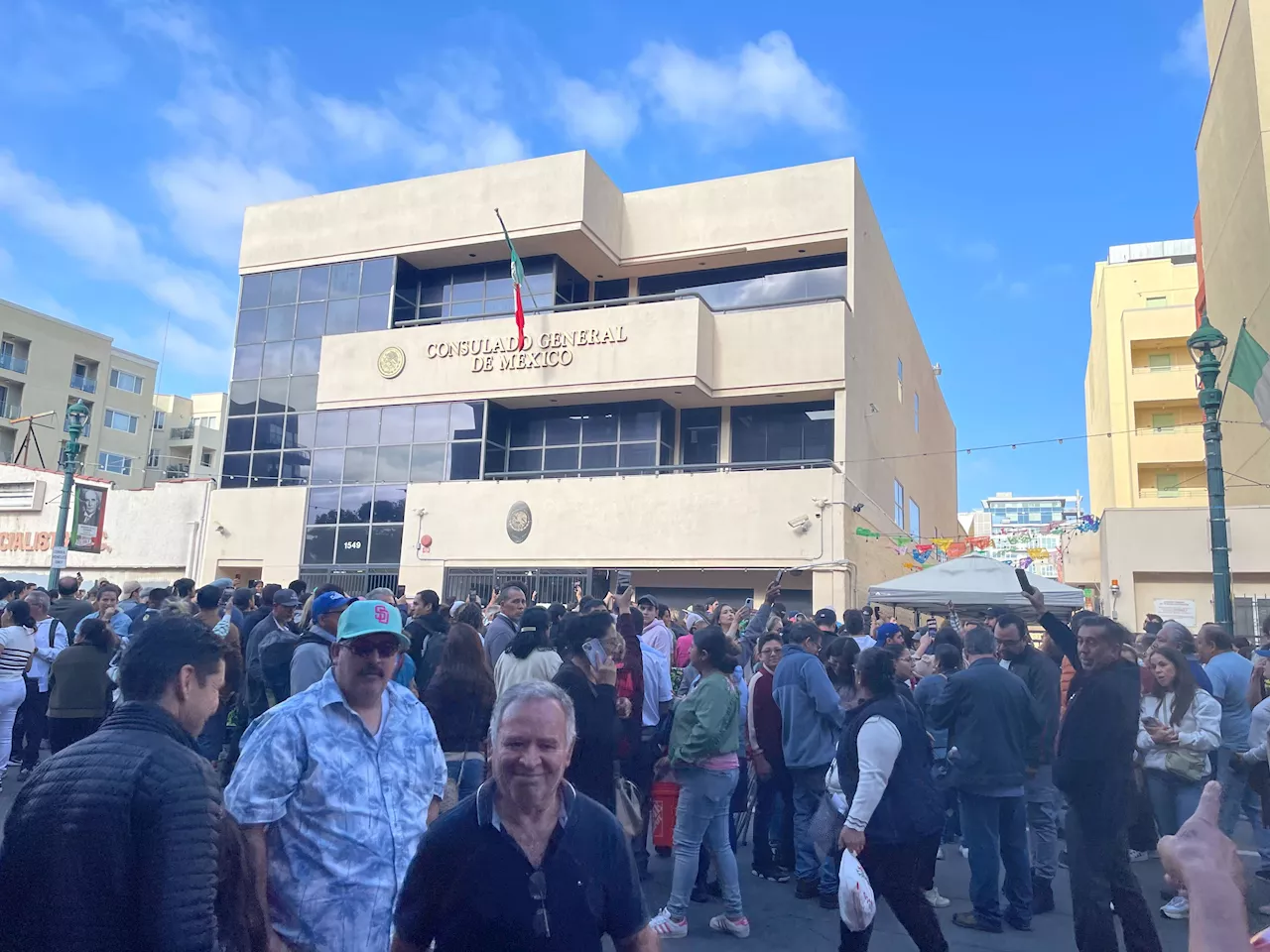 Confusion and chaos as large voter turnout crowds San Diego Mexican Consulate