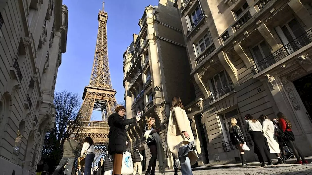 Ce que l’on sait des cinq cercueils retrouvés au pied de la tour Eiffel