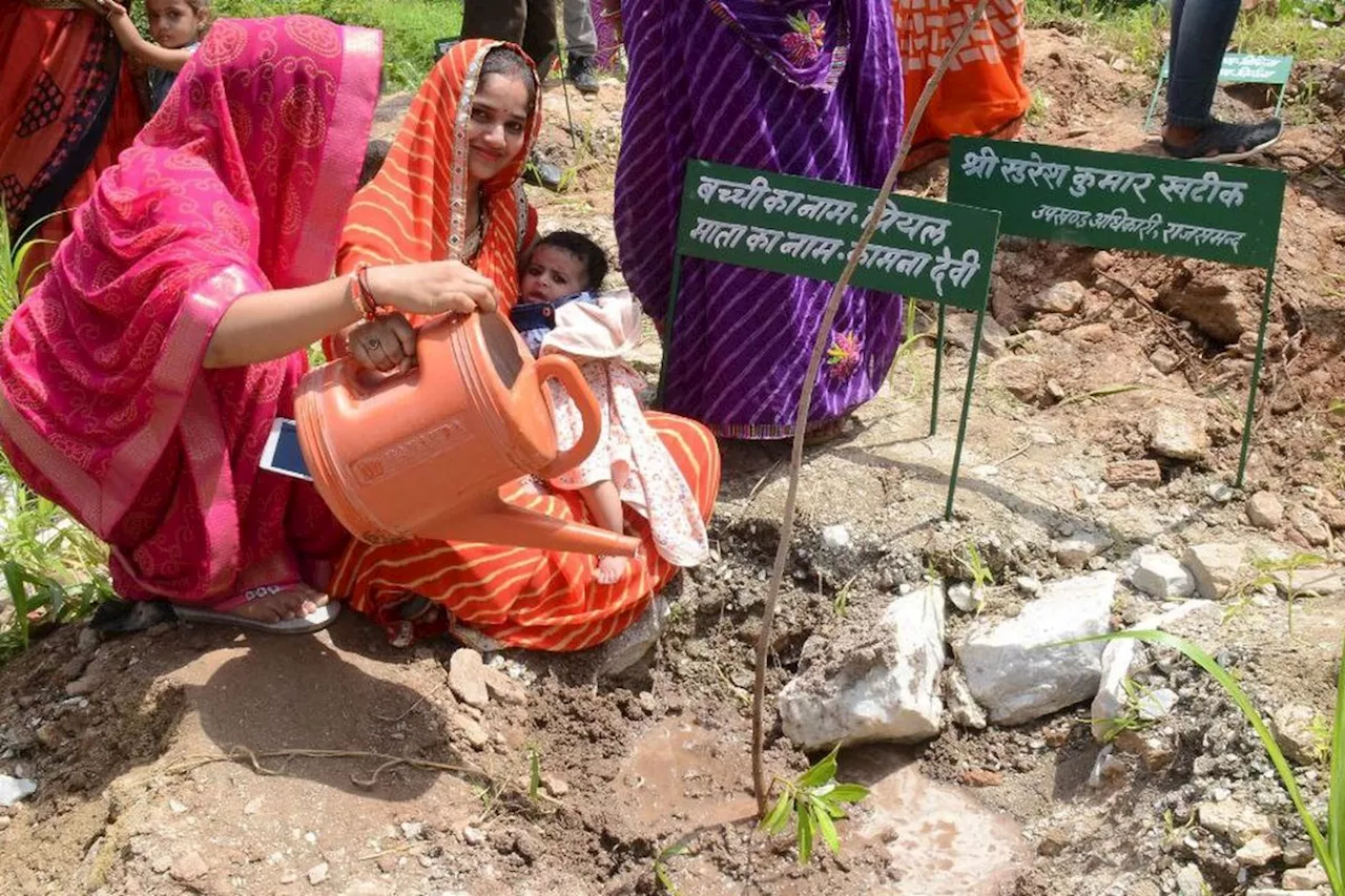 राजस्थान के इस गांव में बेटियों के जन्म पर अनूठी परंपरा, कराई जाती है इतने रूपए की एफडी