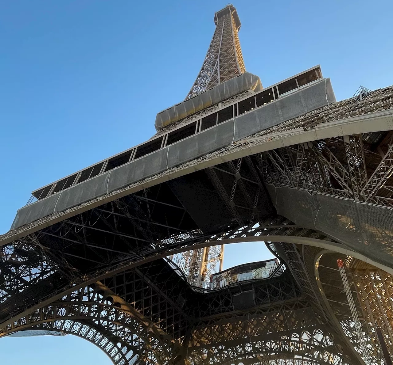 Cercueils retrouvés près de la Tour Eiffel : ce que l'on sait