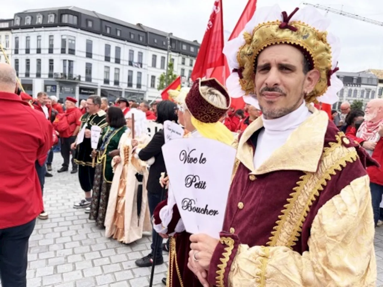 Plusieurs milliers de militants de la FGTB ont manifesté contre l'austérité lundi à Mons