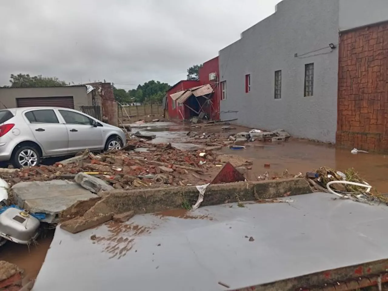 Eastern Cape govt deploys emergency disaster teams following floods - SABC News