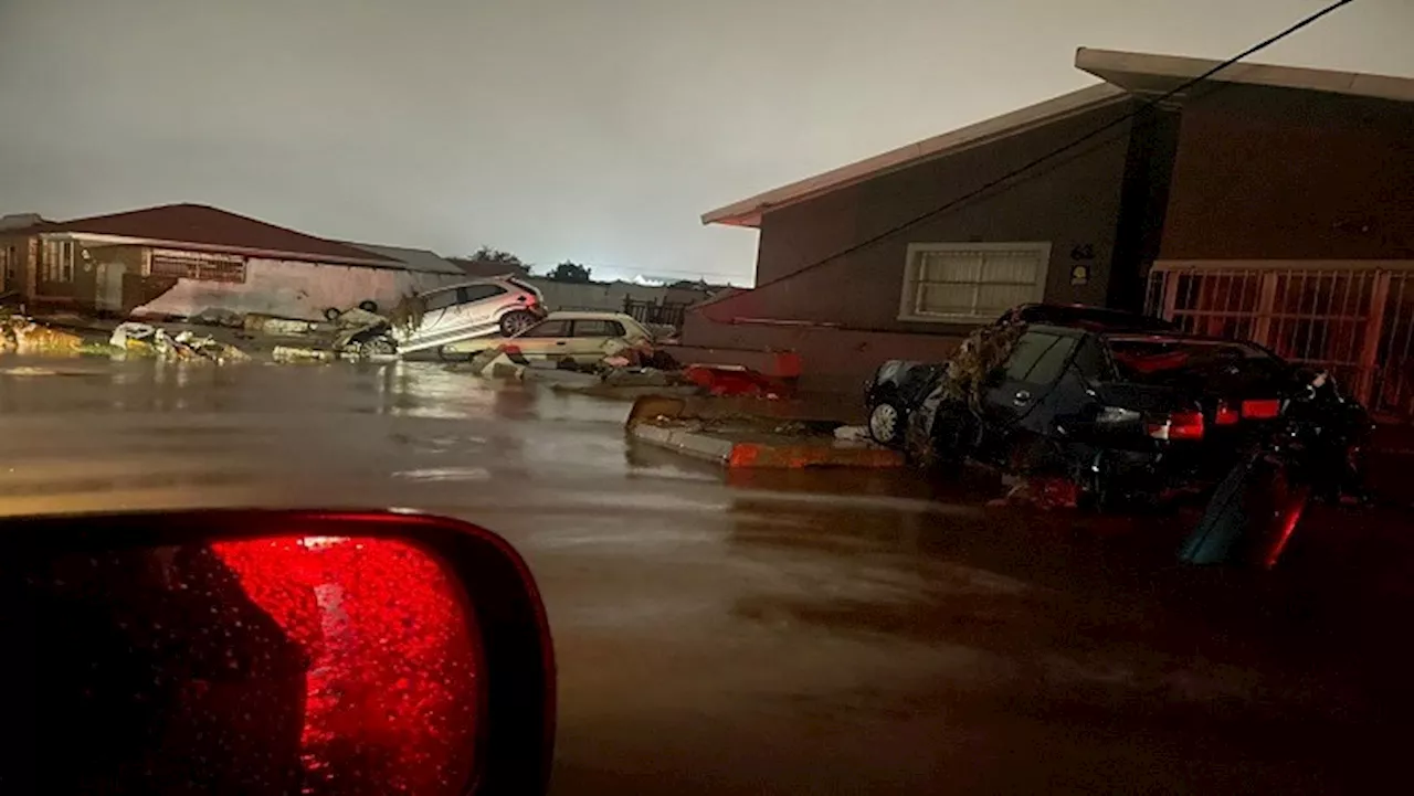 Torrential rain displaces over a thousand in Nelson Mandela Bay - SABC News