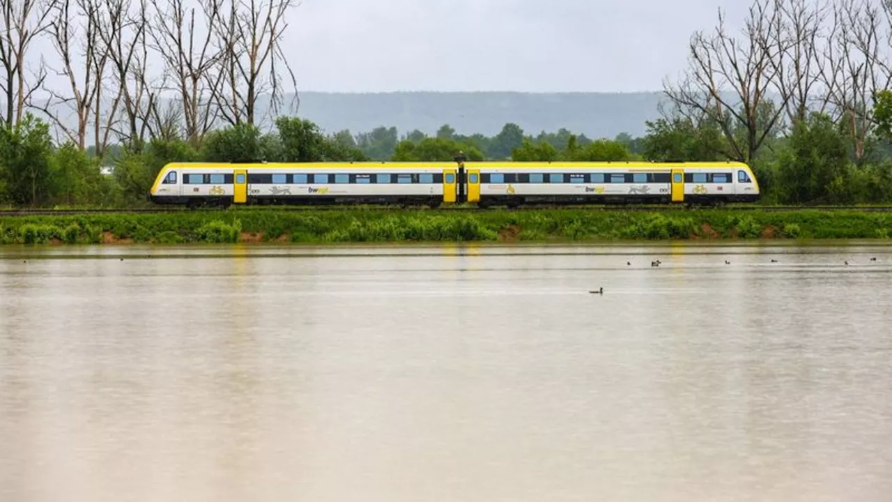 Verkehr: Mehrere Bahnstrecken im Südwesten wegen Hochwassers gesperrt