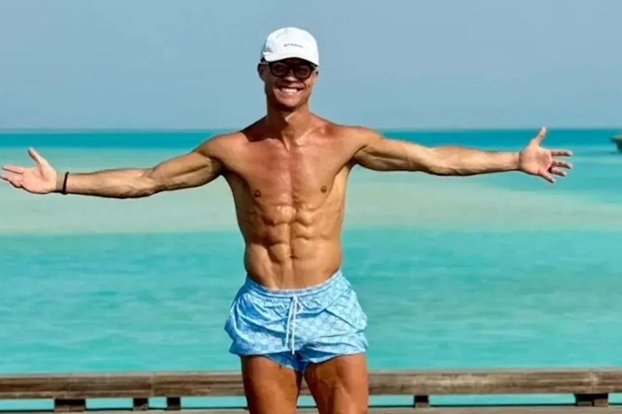 Ronaldo Physique: Cristiano Ronaldo shows off stunning physique ahead ...