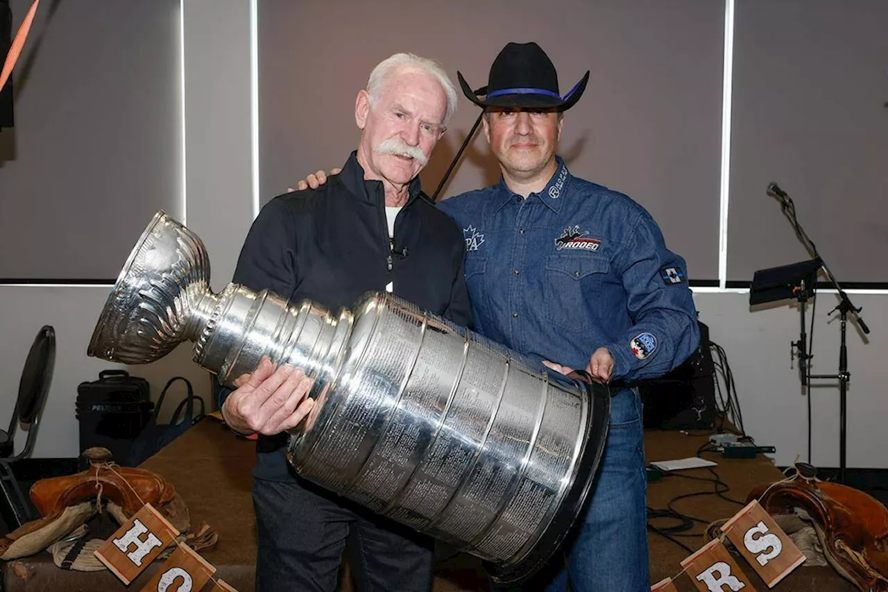 Lanny McDonald surprises police officer who saved his life with Stanley Cup