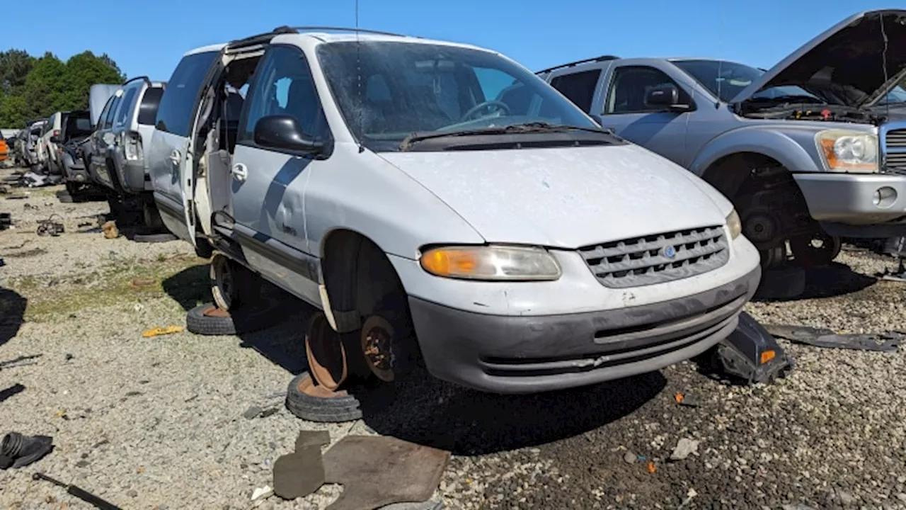 Junked 1998 Plymouth Voyager Expresso