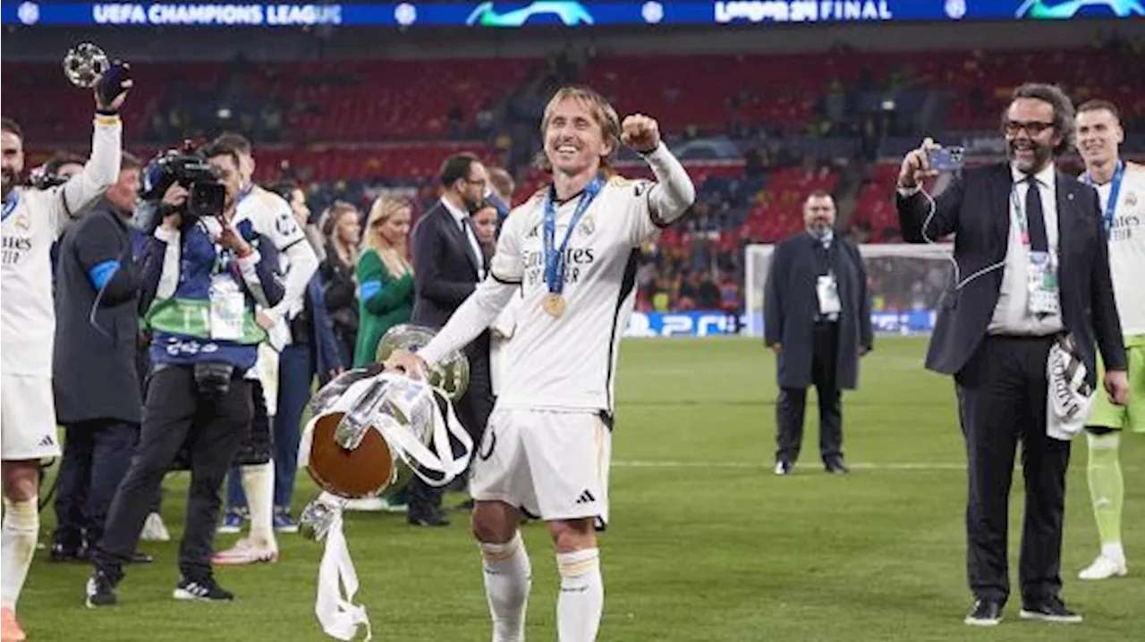 Modric resta al Real Madrid: 'L'anno prossimo ci sono tanti titoli da conquistare ancora'