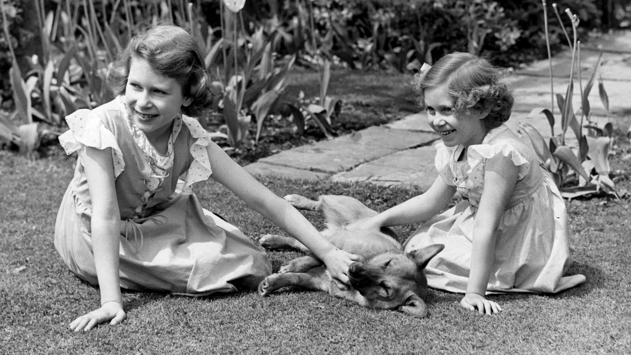 Elisabetta II e la sorella Margaret: all'asta gli abiti di quando erano bambine