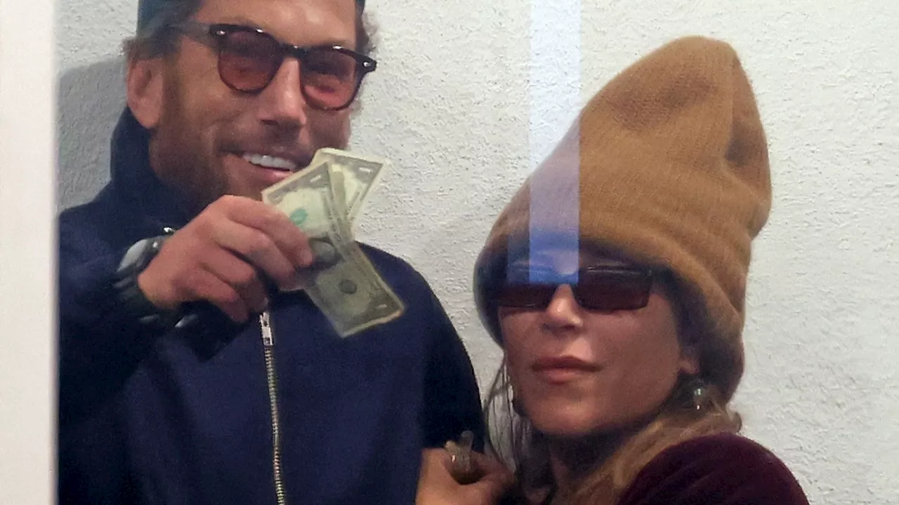 Mary-Kate Olsen and Her Gnome Beanie Don’t Care That It’s 80 Degrees