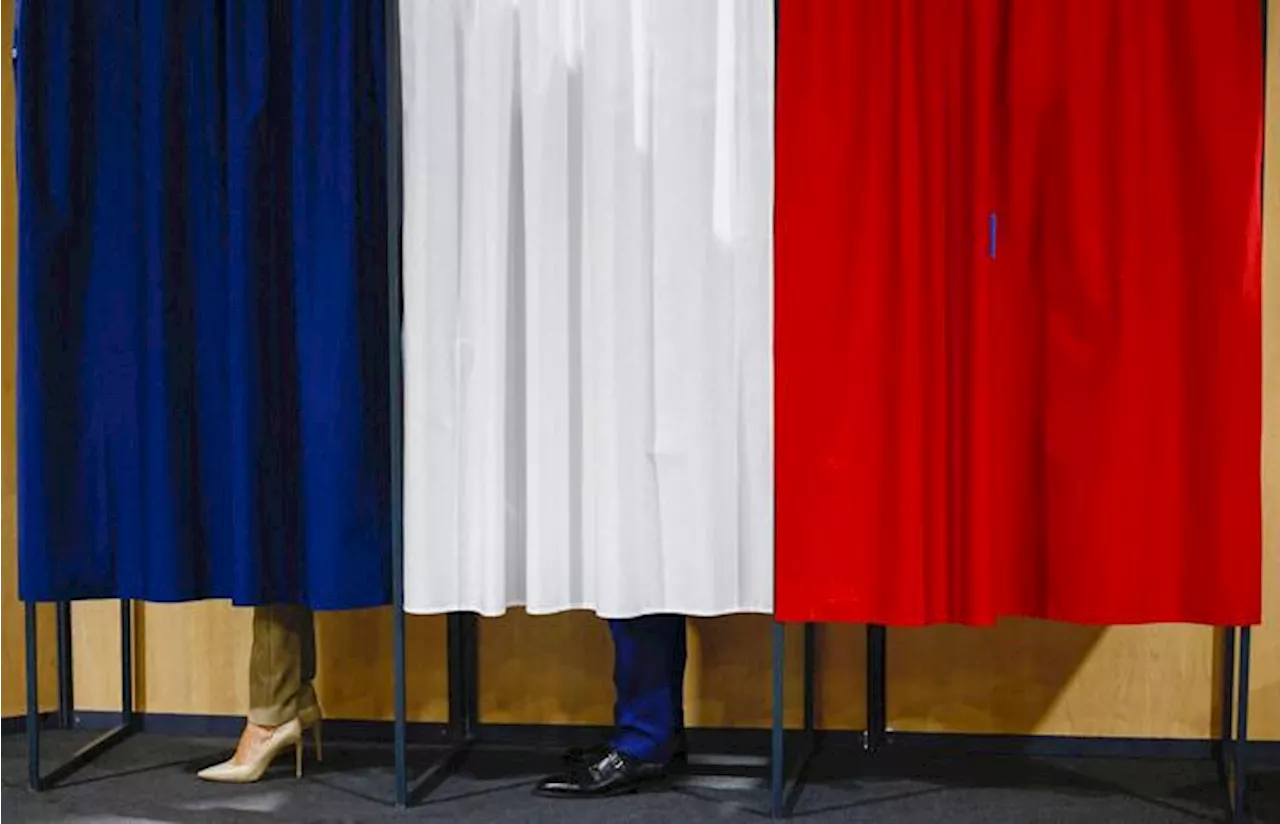 Francia al voto, vola l'affluenza: alle 17 è al 60%