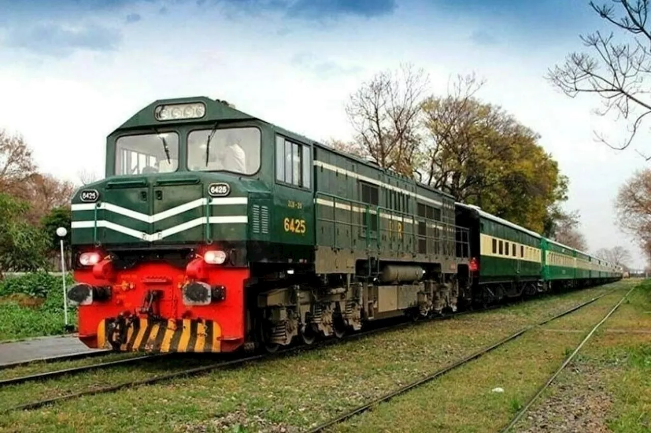 Pakistan Railways Announces Summer Vacation Train Timings & Routes