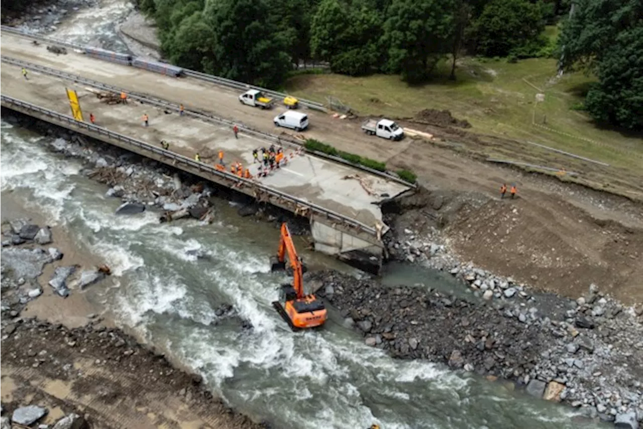 Lange vakantiefiles aan Gotthardtunnel voorspeld nadat belangrijke verkeersader naar Italië is weggespoeld