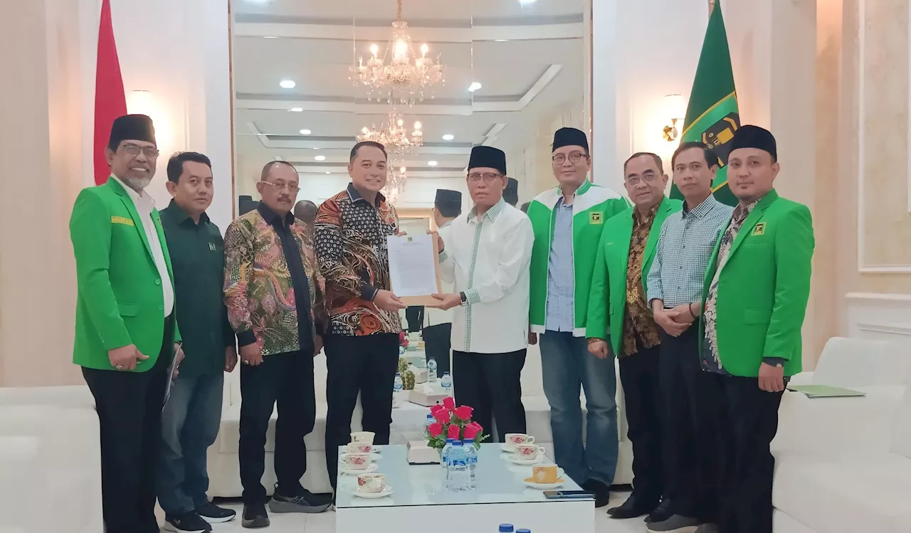 Eri Cahyadi-Armuji Terima Surat Rekomendasi PPP untuk Maju Pilwali Surabaya 2024