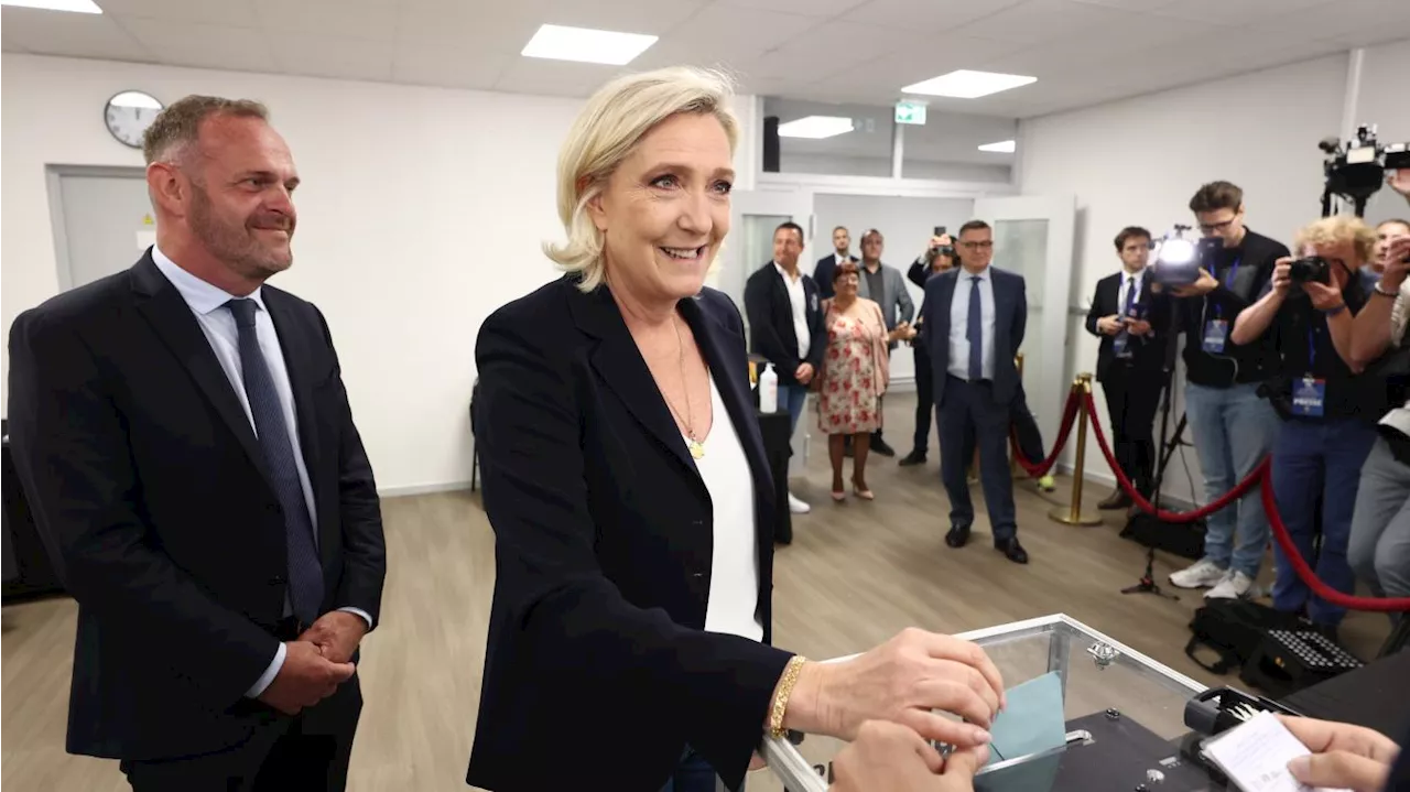 Marine Le Pen a voté à Hénin-Beaumont pour le 1er tour des législatives anticipées