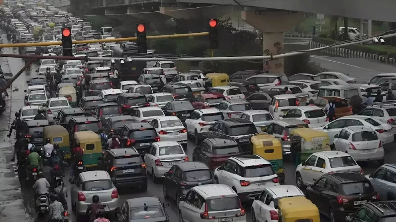 Faridabad Traffic Jam: एनआईटी स्थित मॉल ऑफ फरीदाबाद के बाहर घंटों लगता है जाम, लोग परेशान