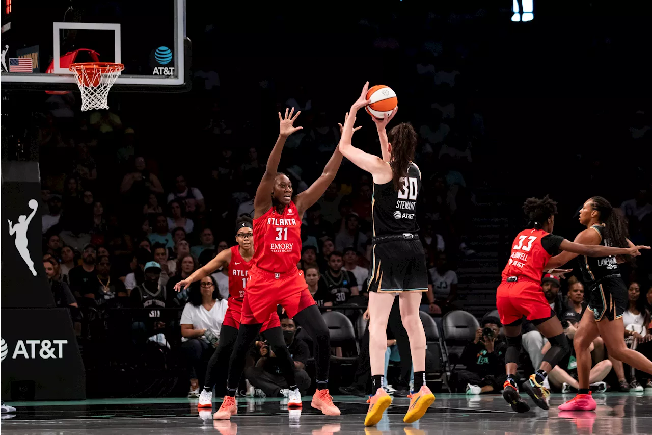 Breanna Stewart makes WNBA history in carrying sluggish Liberty to win over Dream