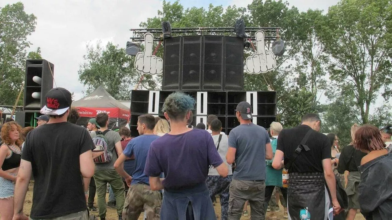 300 à 400 personnes participent à une rave party dans une forêt de Maine-et-Loire