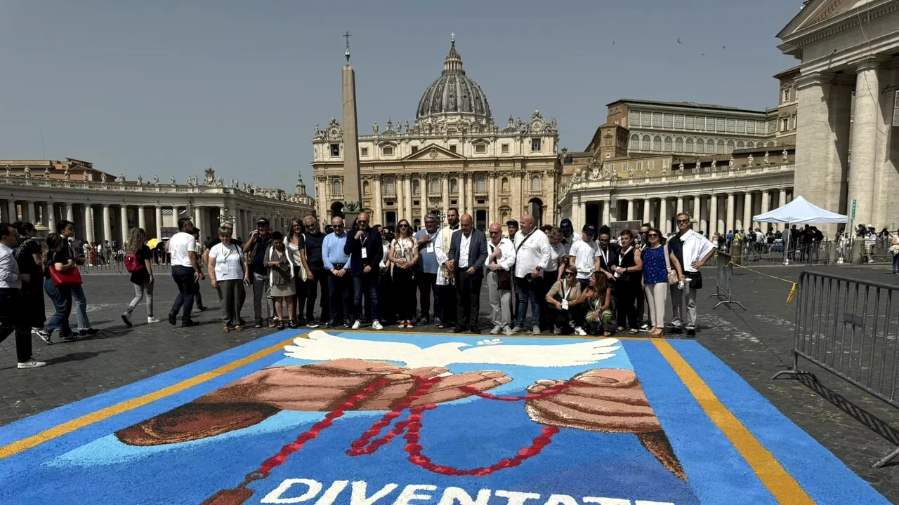 Infiorata Storica di Roma: a San Pietro utilizzati oltre 30mila fiori