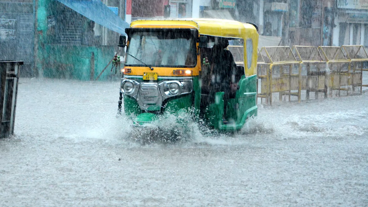 Rajasthan Rain Update : यहां पर जमकर बरसे मेघ, पूर्वी राजस्थान अतिभारी बारिश की चेतावनी