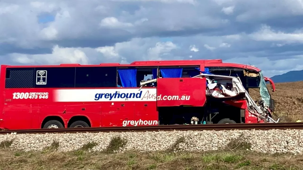 Multiple people injured after ‘extremely serious’ bus crash in North Queensland