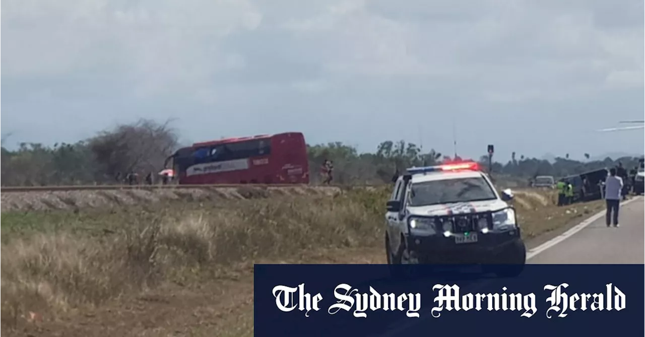 North Queensland bus crash leaves three dead, four fighting for life