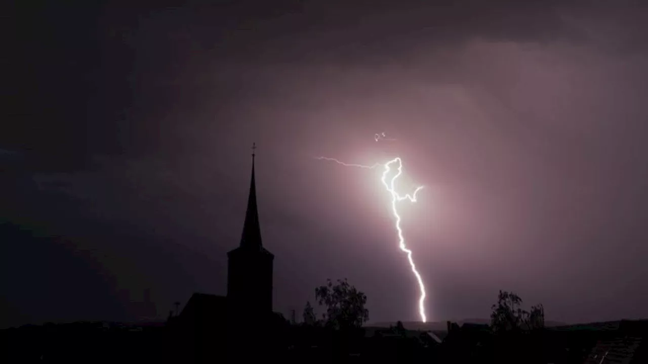 Unwetter in Bad Salzuflen: Feuerwehr rettet Menschen aus Häusern