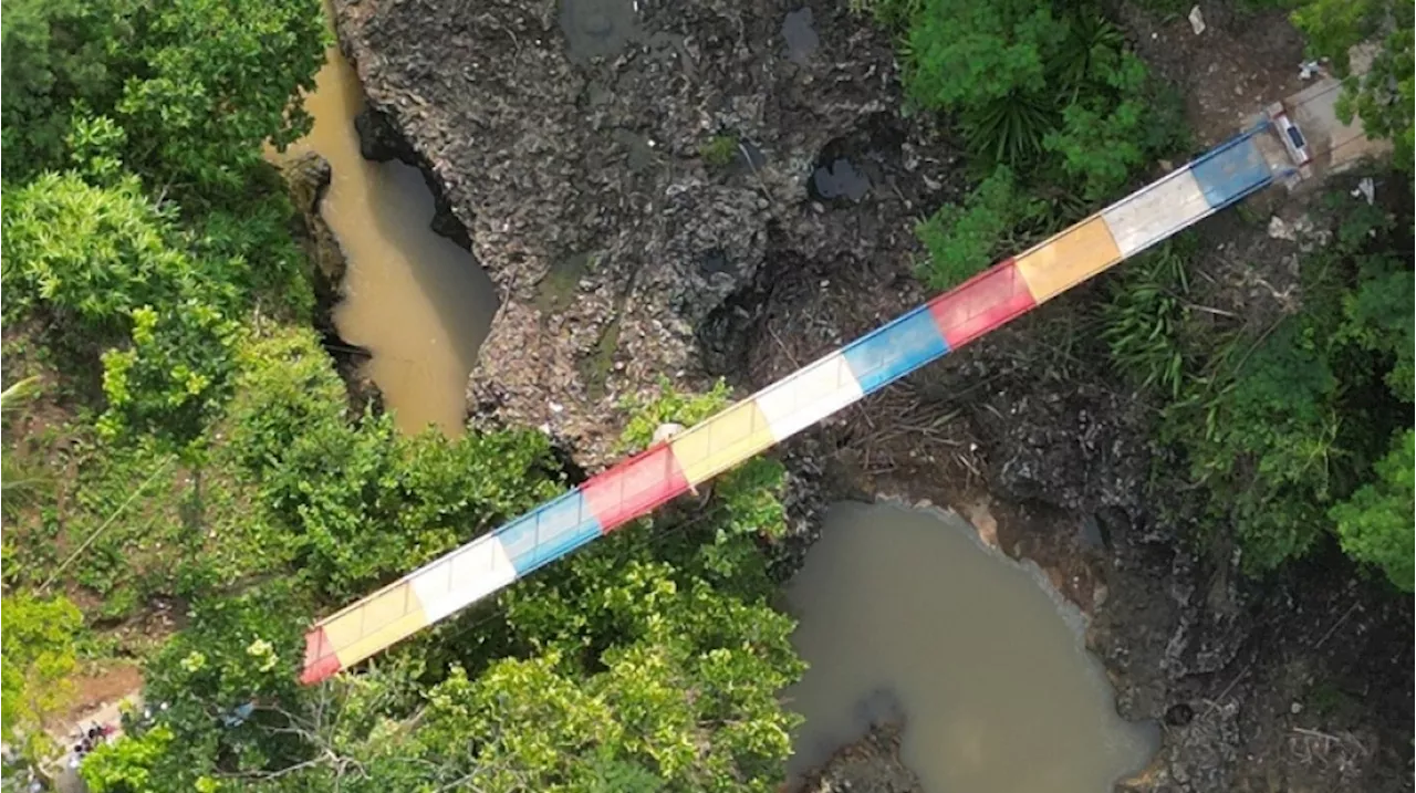 Perluas Akses Kehidupan Desa, Telkom Rekonstruksi Jembatan Gantung di Desa Cimahpar, Kabupaten Sukabumi