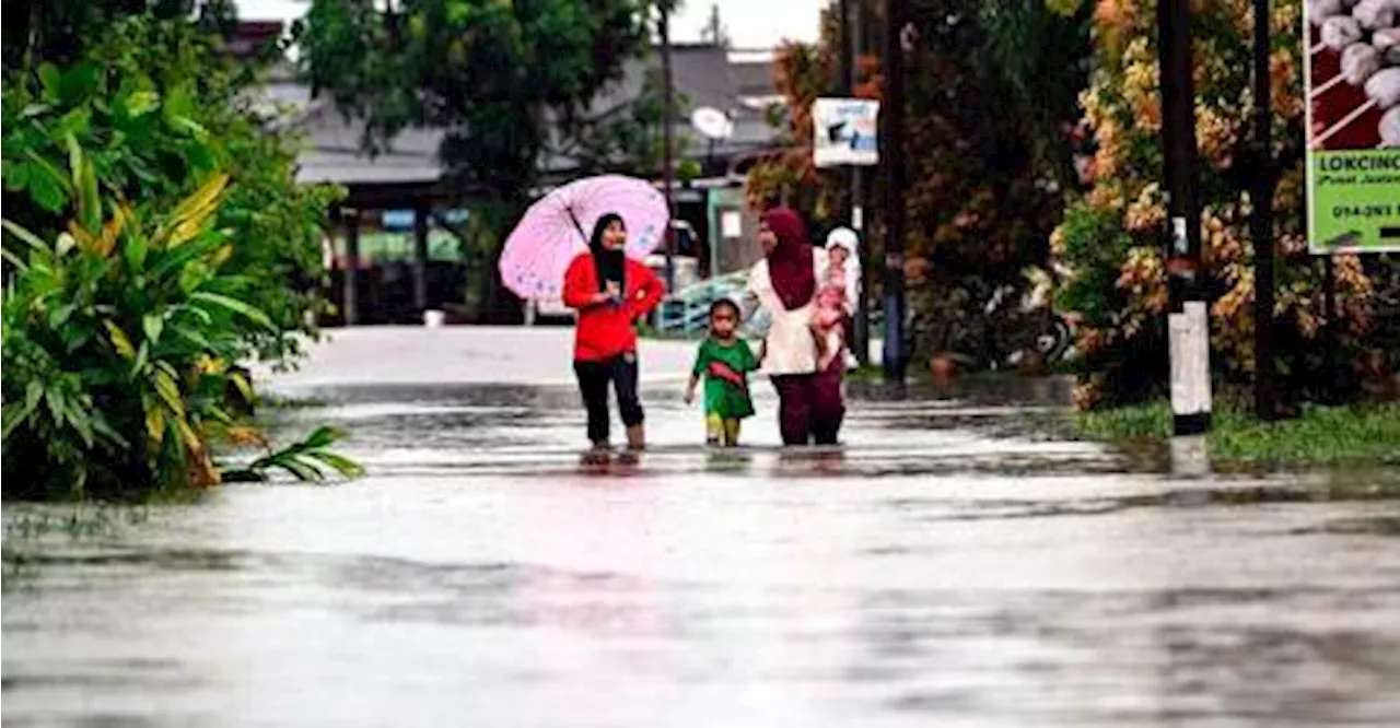 Penampang, Sipitang hit by flash floods following continuous rain